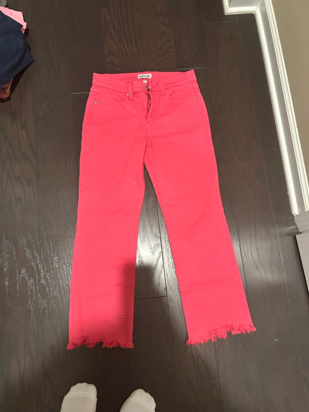 Women's Pink Crop Frayed Hem Jeans